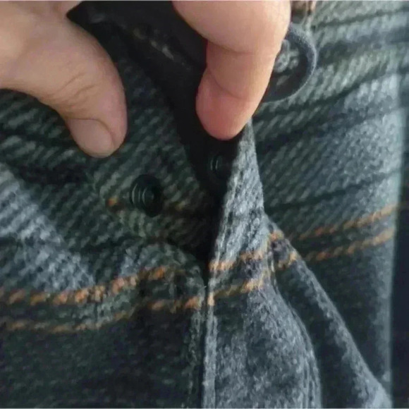 VISSLA | Men's ECO-ZY 18.5" Sofa Surfer Polar Fleece Shorts - Picture 4 of 6